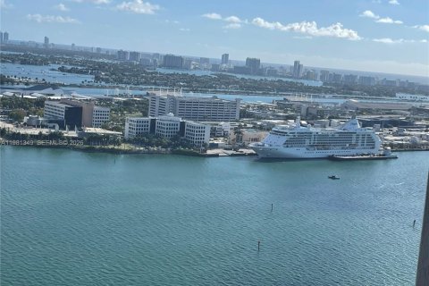 Condo in Miami, Florida, 1 bedroom  № 2049192 - photo 22