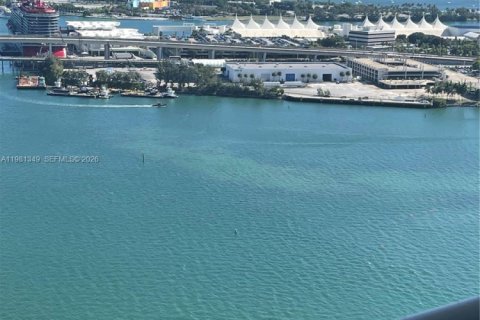 Condo in Miami, Florida, 1 bedroom  № 2049192 - photo 27