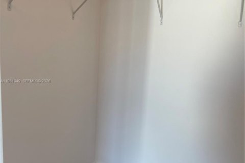 Condo in Miami, Florida, 1 bedroom  № 2049192 - photo 18