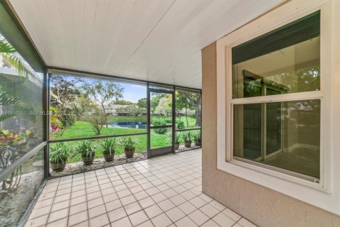 Купить таунхаус в Дирфилд-Бич, Флорида 3 спальни, 181.53м2, № 1992592 - фото 12