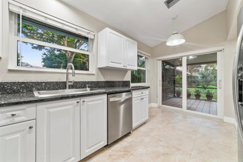 Купить таунхаус в Дирфилд-Бич, Флорида 3 спальни, 181.53м2, № 1992592 - фото 10