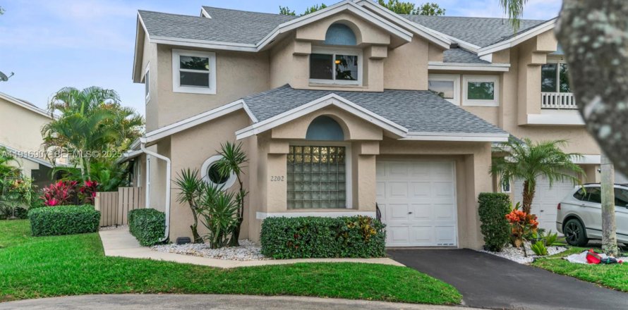 Таунхаус в Дирфилд-Бич, Флорида 3 спальни, 181.53м2 № 1992592