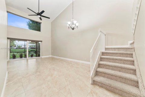 Купить таунхаус в Дирфилд-Бич, Флорида 3 спальни, 181.53м2, № 1992592 - фото 4