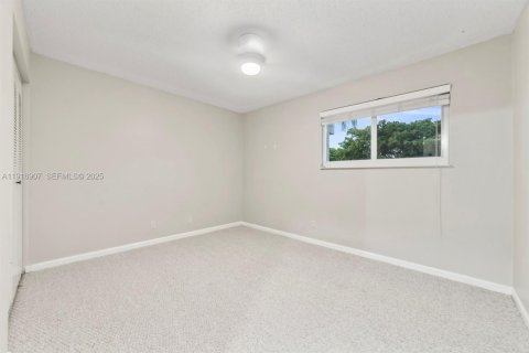 Купить таунхаус в Дирфилд-Бич, Флорида 3 спальни, 181.53м2, № 1992592 - фото 29