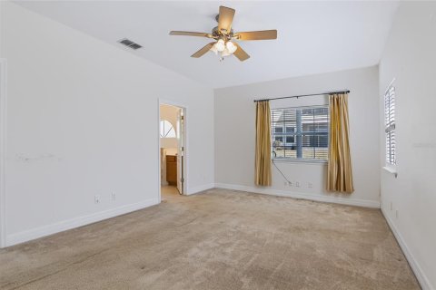 Townhouse in Clermont, Florida 2 bedrooms, 117.52 sq.m. № 2329404 - photo 19