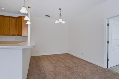 Townhouse in Clermont, Florida 2 bedrooms, 117.52 sq.m. № 2329404 - photo 15