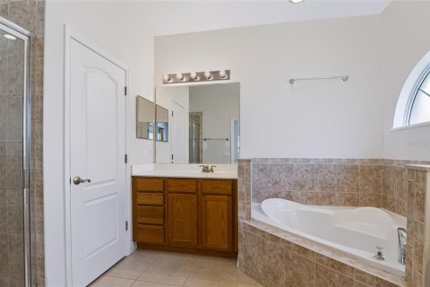 Townhouse in Clermont, Florida 2 bedrooms, 117.52 sq.m. № 2329404 - photo 21