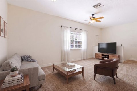 Townhouse in Clermont, Florida 2 bedrooms, 117.52 sq.m. № 2329404 - photo 8