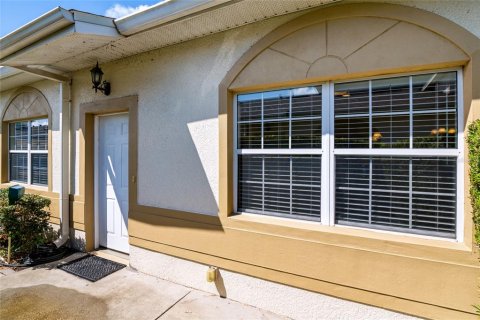 Townhouse in Clermont, Florida 2 bedrooms, 117.52 sq.m. № 2329404 - photo 4