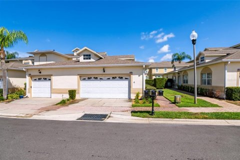 Townhouse in Clermont, Florida 2 bedrooms, 117.52 sq.m. № 2329404 - photo 5