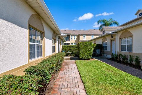Townhouse in Clermont, Florida 2 bedrooms, 117.52 sq.m. № 2329404 - photo 3