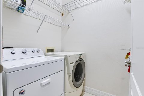 Townhouse in Clermont, Florida 2 bedrooms, 117.52 sq.m. № 2329404 - photo 30