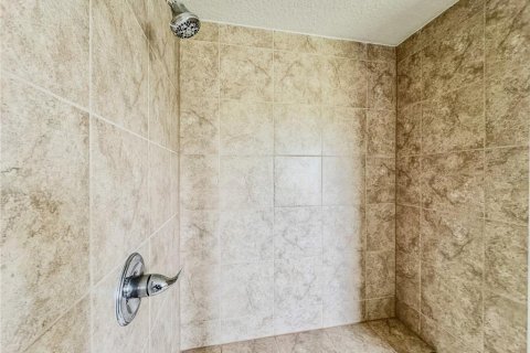 Villa ou maison à louer à Lake Alfred, Floride: 5 chambres, 280.38 m2 № 1908116 - photo 27