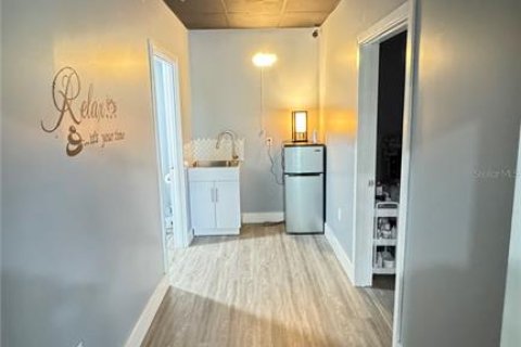 Propiedad comercial en alquiler en Maitland, Florida, 127.28 m2 № 1535975 - foto 7