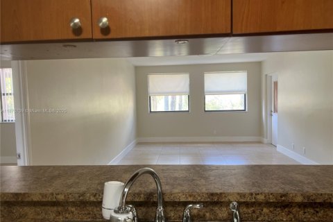 Copropriété à vendre à Doral, Floride: 2 chambres, 92.16 m2 № 1924994 - photo 2