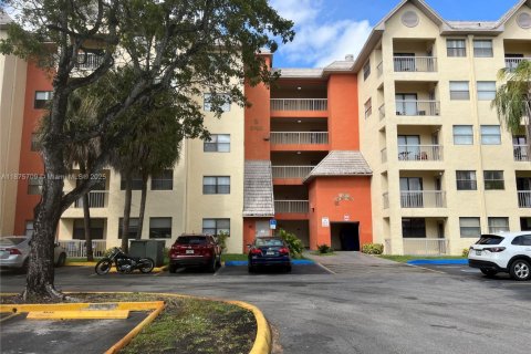 Copropriété à vendre à Doral, Floride: 2 chambres, 92.16 m2 № 1924994 - photo 1