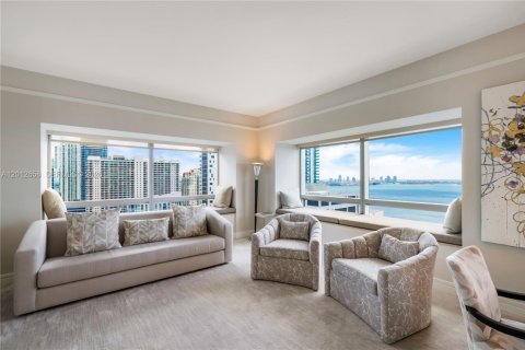 Condominio en venta en Miami, Florida, 2 dormitorios, 167.32 m2 № 2075743 - foto 5