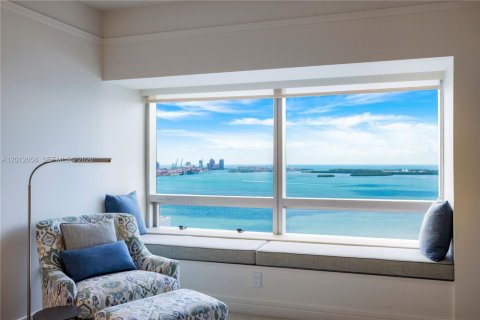 Condominio en venta en Miami, Florida, 2 dormitorios, 167.32 m2 № 2075743 - foto 9