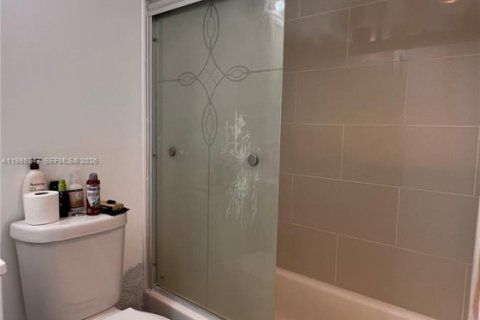 Снять в аренду кондоминиум в Майами-Бич, Флорида 1 спальня, 69.49м2, № 2047373 - фото 7