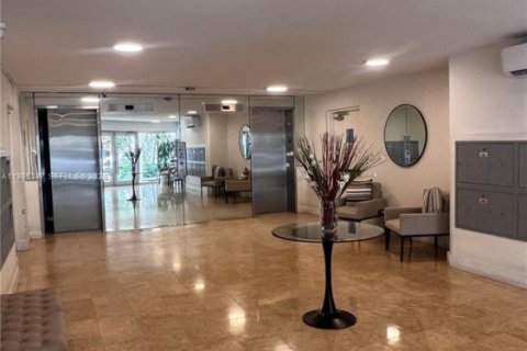 Снять в аренду кондоминиум в Майами-Бич, Флорида 1 спальня, 69.49м2, № 2047373 - фото 10