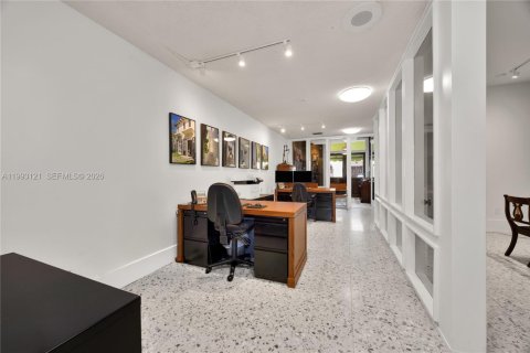 Immobilier commercial à vendre à Coral Gables, Floride № 2255752 - photo 8