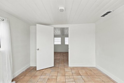 House in Palm Springs, Florida 2 bedrooms, 73.58 sq.m. № 2392129 - photo 7