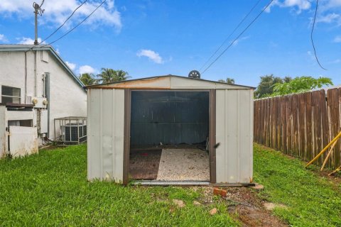 House in Palm Springs, Florida 2 bedrooms, 73.58 sq.m. № 2392129 - photo 25