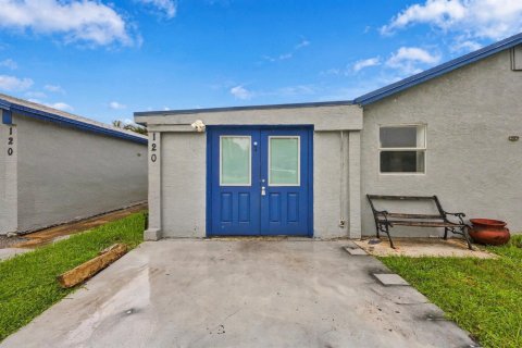 House in Palm Springs, Florida 2 bedrooms, 73.58 sq.m. № 2392129 - photo 4