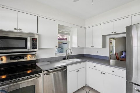 Villa ou maison à vendre à Bradenton, Floride: 2 chambres, 113.34 m2 № 2237867 - photo 9