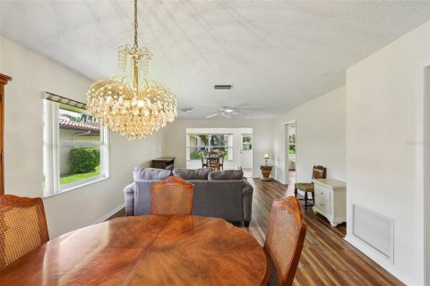 Villa ou maison à vendre à Bradenton, Floride: 2 chambres, 113.34 m2 № 2237867 - photo 17