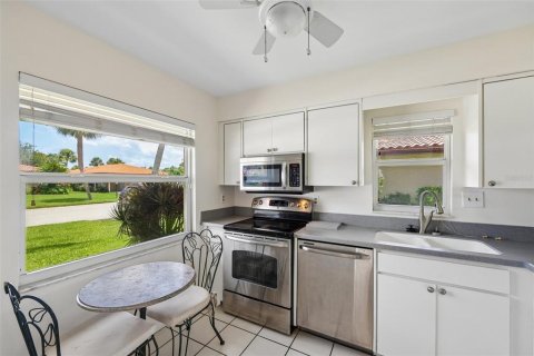 Villa ou maison à vendre à Bradenton, Floride: 2 chambres, 113.34 m2 № 2237867 - photo 8