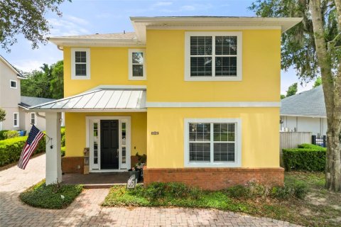 House in Oviedo, Florida 5 bedrooms, 344.95 sq.m. № 2110699