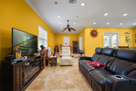 House in Oviedo, Florida 5 bedrooms, 344.95 sq.m. № 2110699 - photo 4