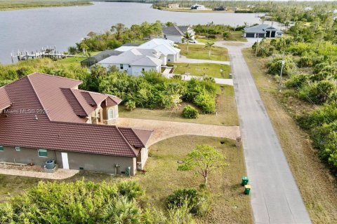 Terreno en venta en Port Charlotte, Florida № 1937786 - foto 5