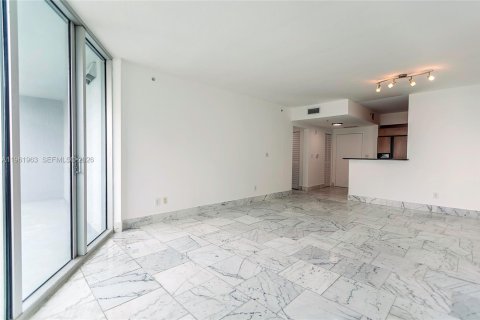 Condo in Miami, Florida, 1 bedroom  № 2052835 - photo 15