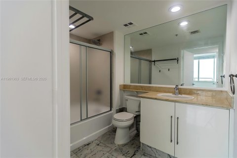 Condo in Miami, Florida, 1 bedroom  № 2052835 - photo 10
