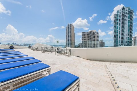 Condo in Miami, Florida, 1 bedroom  № 2052835 - photo 26