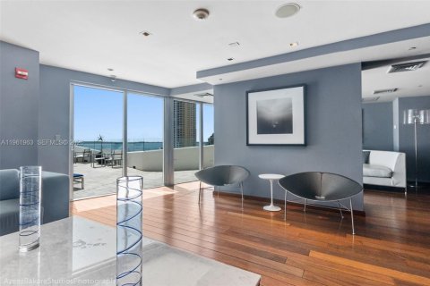 Condo in Miami, Florida, 1 bedroom  № 2052835 - photo 23