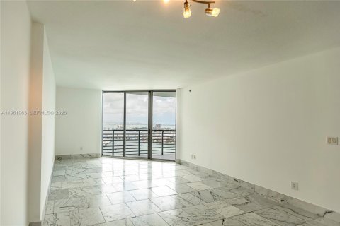 Condo in Miami, Florida, 1 bedroom  № 2052835 - photo 4