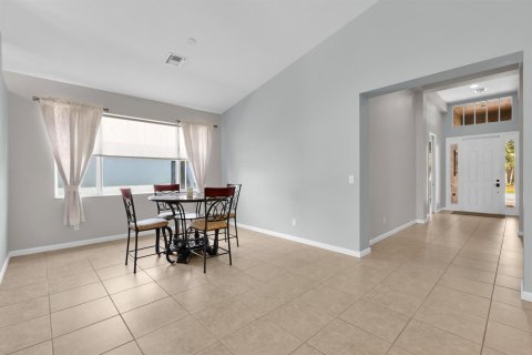 Villa ou maison à vendre à Port St. Lucie, Floride: 3 chambres, 202.71 m2 № 2431423 - photo 4