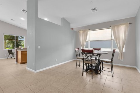 Villa ou maison à vendre à Port St. Lucie, Floride: 3 chambres, 202.71 m2 № 2431423 - photo 7