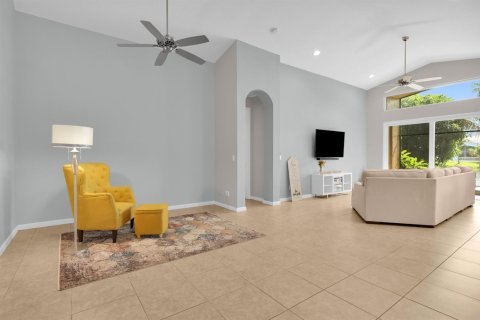 Villa ou maison à vendre à Port St. Lucie, Floride: 3 chambres, 202.71 m2 № 2431423 - photo 9