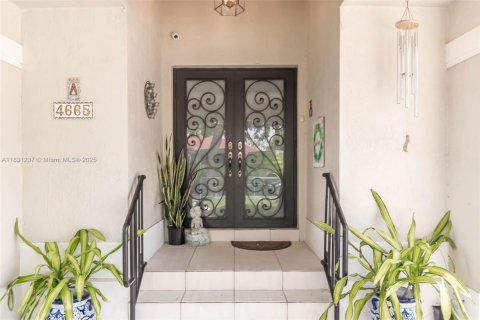 House in Miami, Florida 4 bedrooms, 310.48 sq.m. № 1934587 - photo 6