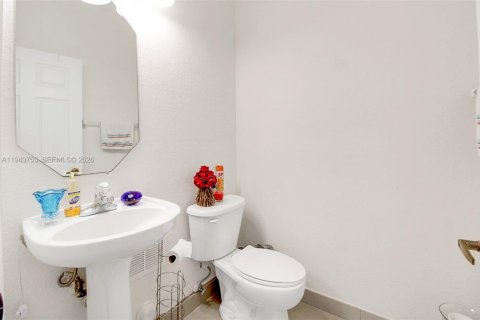 Купить таунхаус в Дорал, Флорида 3 спальни, 157м2, № 2005987 - фото 6