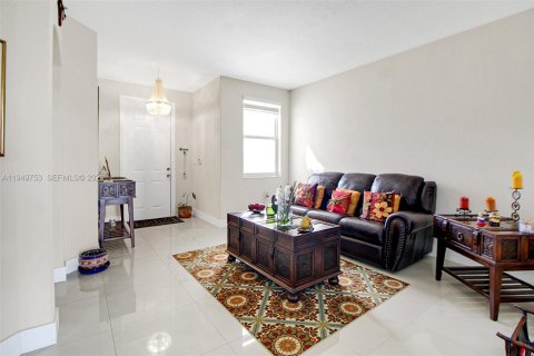 Купить таунхаус в Дорал, Флорида 3 спальни, 157м2, № 2005987 - фото 3