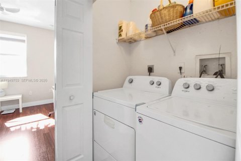 Купить таунхаус в Дорал, Флорида 3 спальни, 157м2, № 2005987 - фото 28