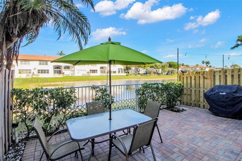 Купить таунхаус в Дорал, Флорида 3 спальни, 157м2, № 2005987 - фото 13