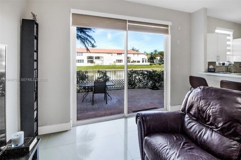 Купить таунхаус в Дорал, Флорида 3 спальни, 157м2, № 2005987 - фото 12