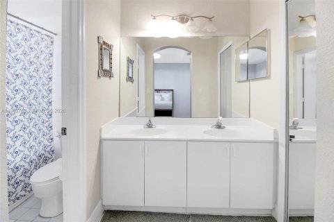 Купить таунхаус в Дорал, Флорида 3 спальни, 157м2, № 2005987 - фото 20