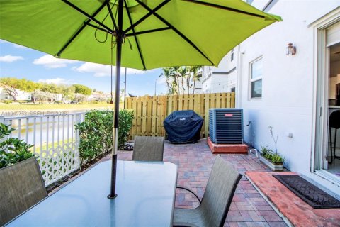 Купить таунхаус в Дорал, Флорида 3 спальни, 157м2, № 2005987 - фото 14